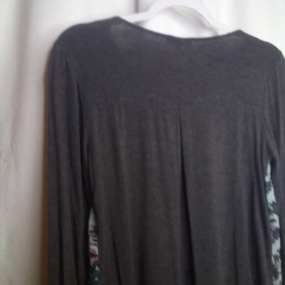 Maurices Blouse Women S Long Sleeve Beading Floral Blue Gray - Picture 3 of 15
